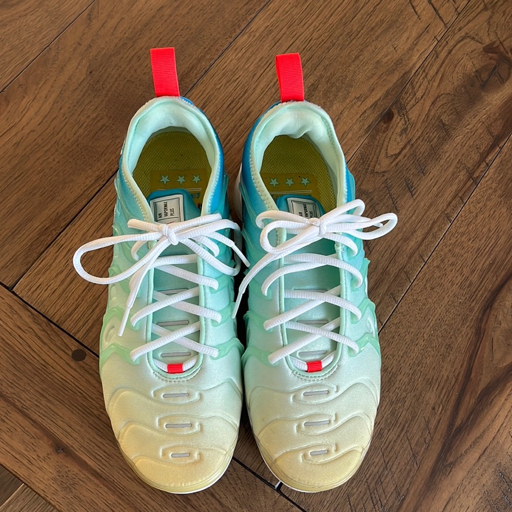 Nike Air Vapormax Plus Sneakers
